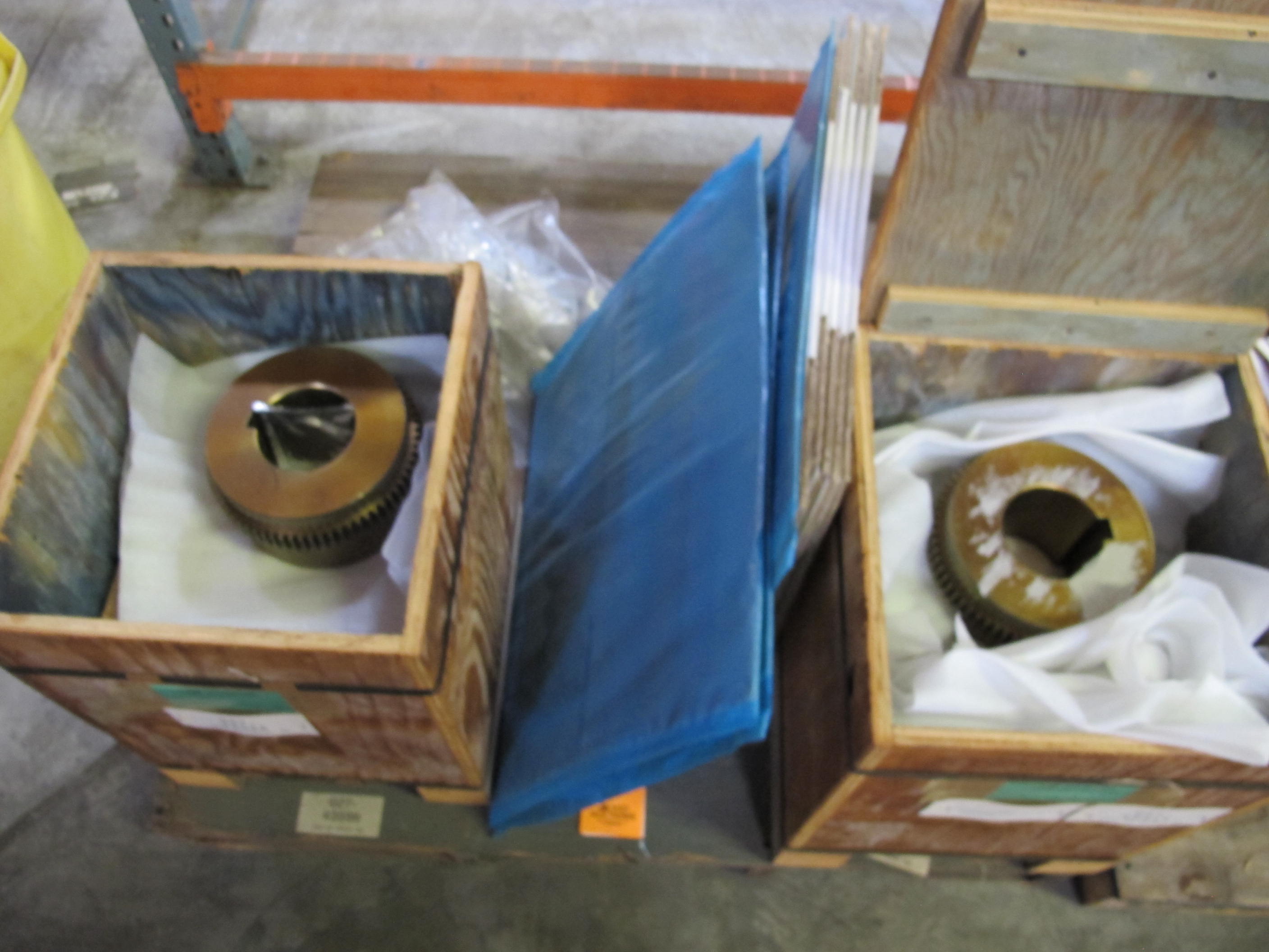 LOT TO INCLUDE: (4 BOXES, 2 PER BOX) KINGSBURY INC THRUST SHOES, OPERATOR, MANUAL KIND. VITON SEALS AND ELECTRIC ACTUATOR ADAPTER TYPE HOBC, (1) COUPLING, (1) COUPLING. TROLLEY WHEEL AXLE AND FLOATING SHAFT, 1ST HUB BORE 4.6215" (+0.0015"/-0.0000"), 1-1/4" X 5/8" KEYWAY, 2ND HUB BORE 3.9975" (+0.001"/-0.000"). LOADING & HANDLING FEE $15-4606